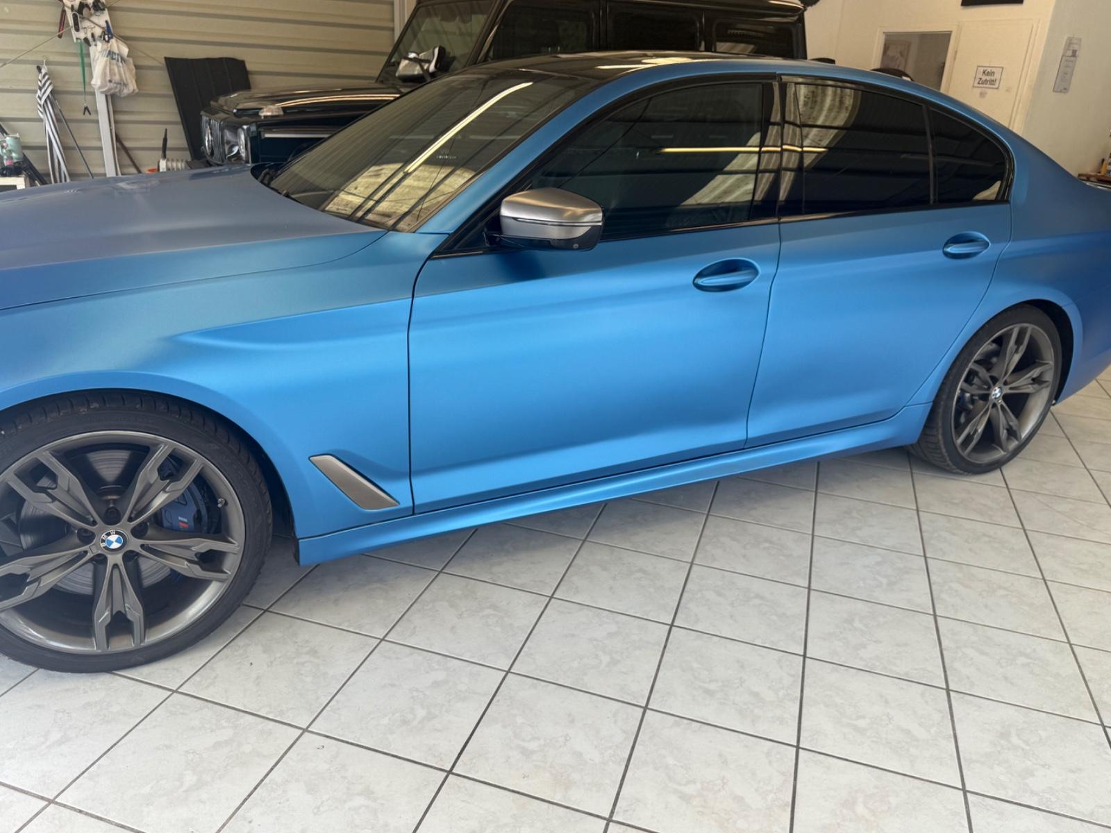 BMW M550i xDrive 4.4 V8 462 ch BVA / Bowers & Wilkins / Night Vision / Head-Up Display / Sièges ventilés