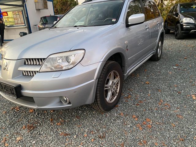 Mitsubishi Outlander 2.4 Dakar 4WD TÜV11.24 KLIMA