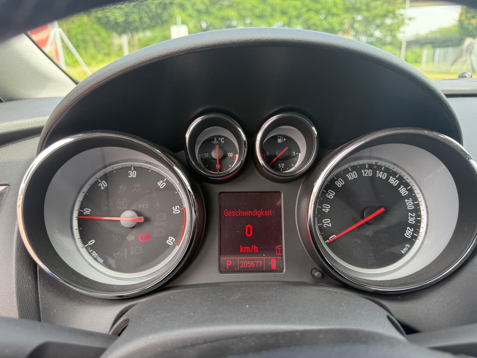 Opel Astra 2010 — photo 10
