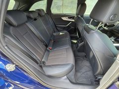 AUDI A4 Avant 45 TDI quattro 3.0 V6 Diesel S-line AUDI A4 Avant 45 TDI quattro 3.0 V6 Diesel S-line