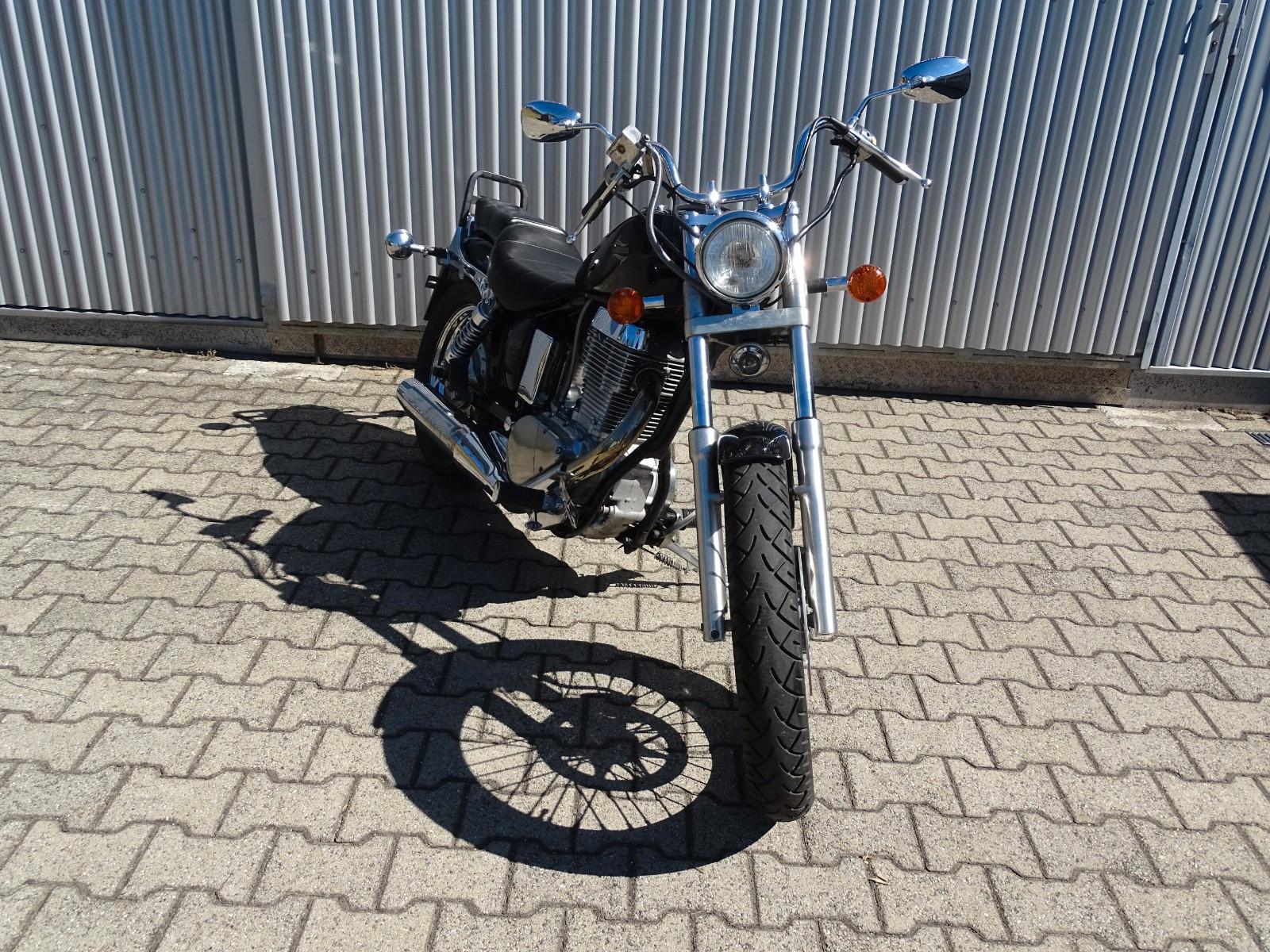 Suzuki LS 650