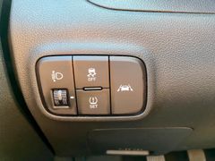 Fahrzeugabbildung Hyundai i10 1.0 KLIMA SHZ LRHZ ALLWETTER PDC BLUETOOTH