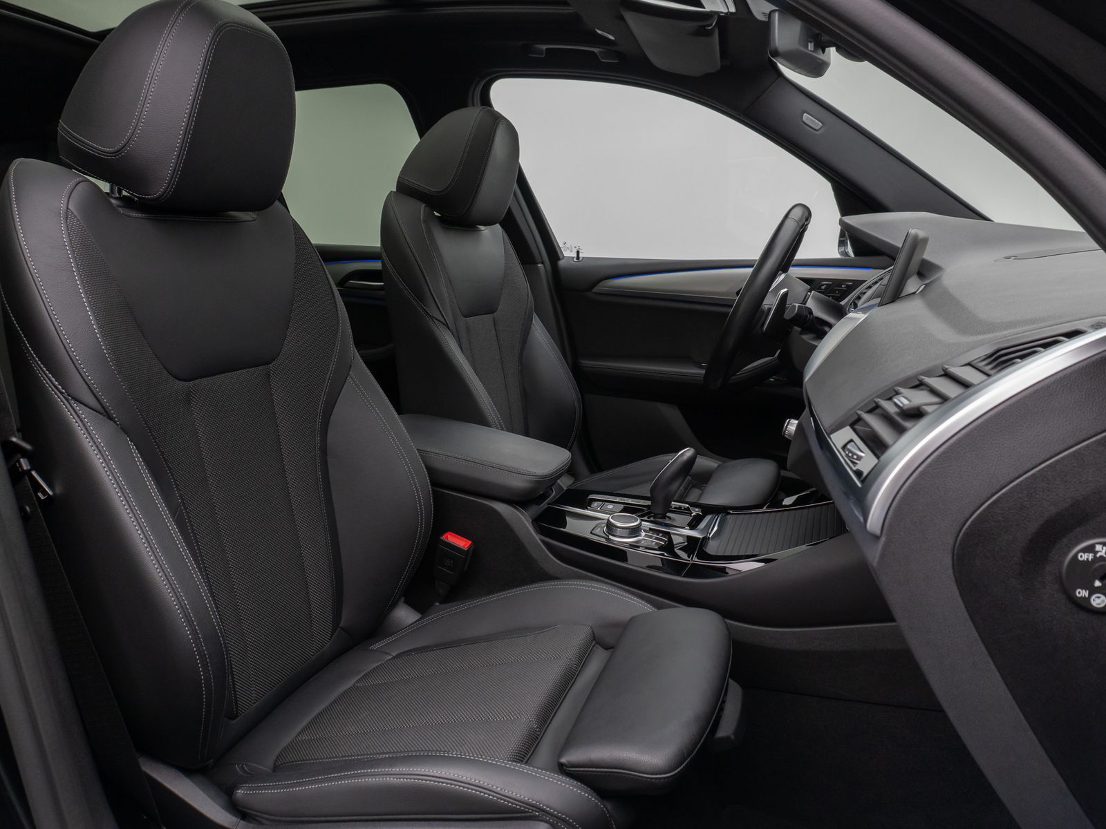 Fahrzeugabbildung BMW X3 xD20d xLine Panorama 360°DAB HiFi AHK Komfort