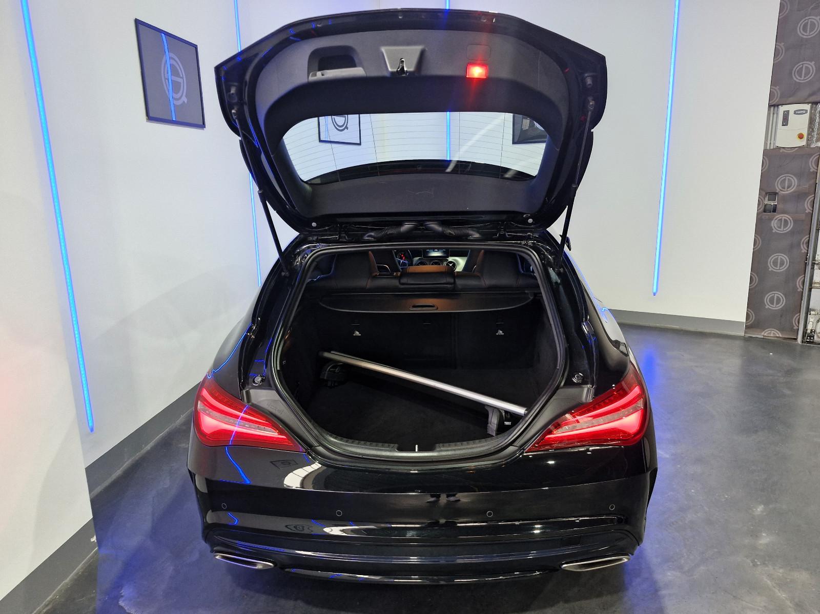 Mercedes-Benz CLA 180 SHOOTING BRAKE  AMG  LED/LEDER/18ZOLL/