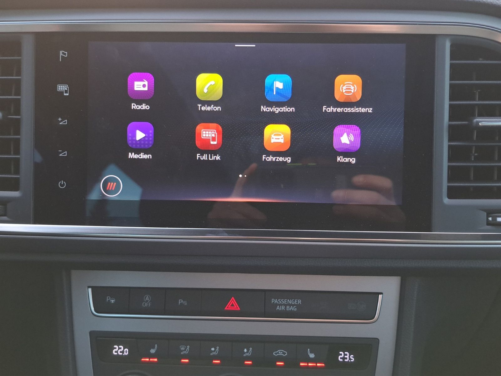 Ateca FR 2.0 TDI DSG AHK Panodach Navi