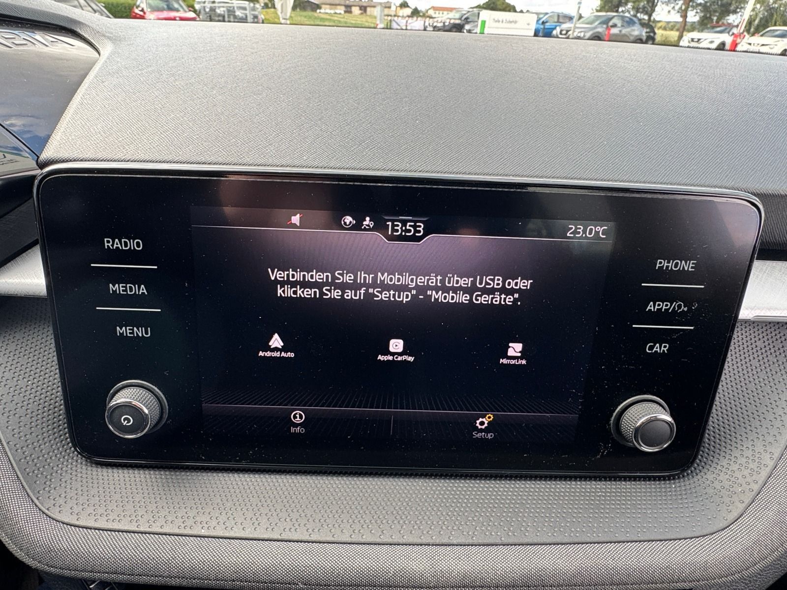 Fahrzeugabbildung SKODA Fabia Tour 110PS DSG*RFK*behLen*Allwetter