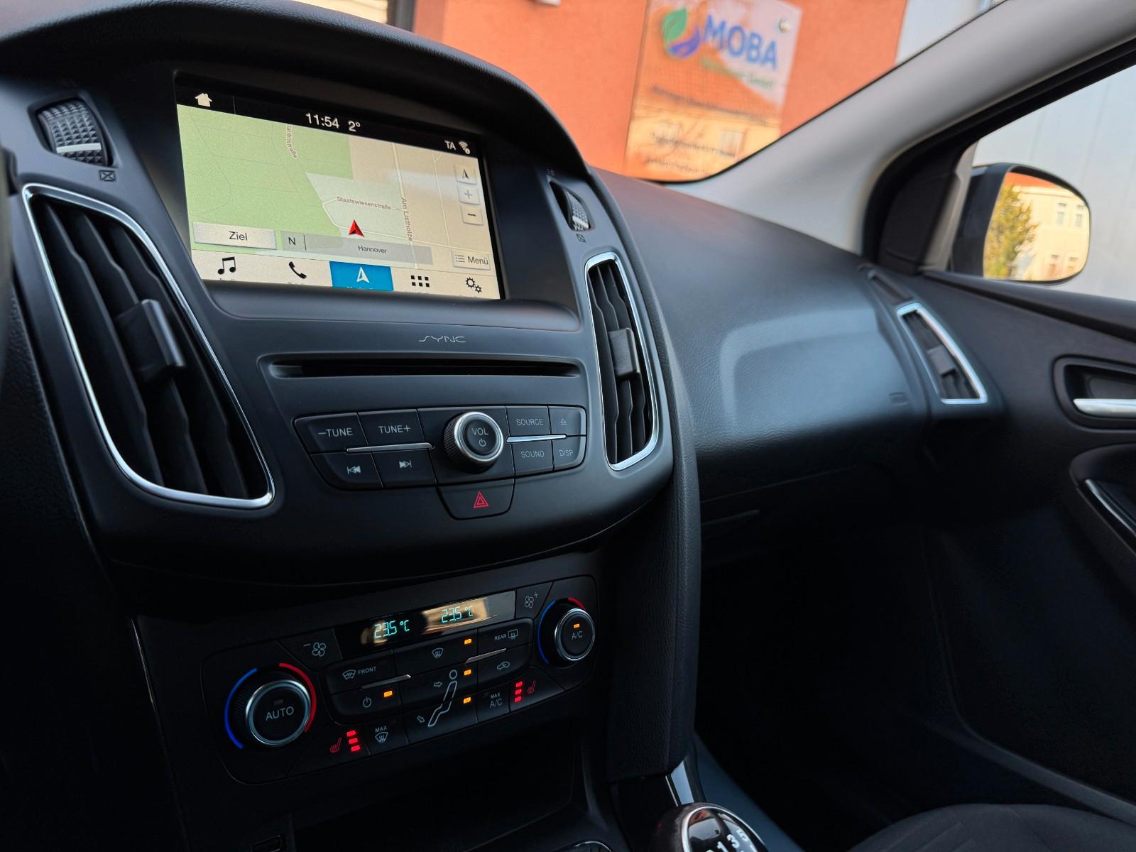 Ford Focus Turnier Titanium - Inkl. Doppel Garantie