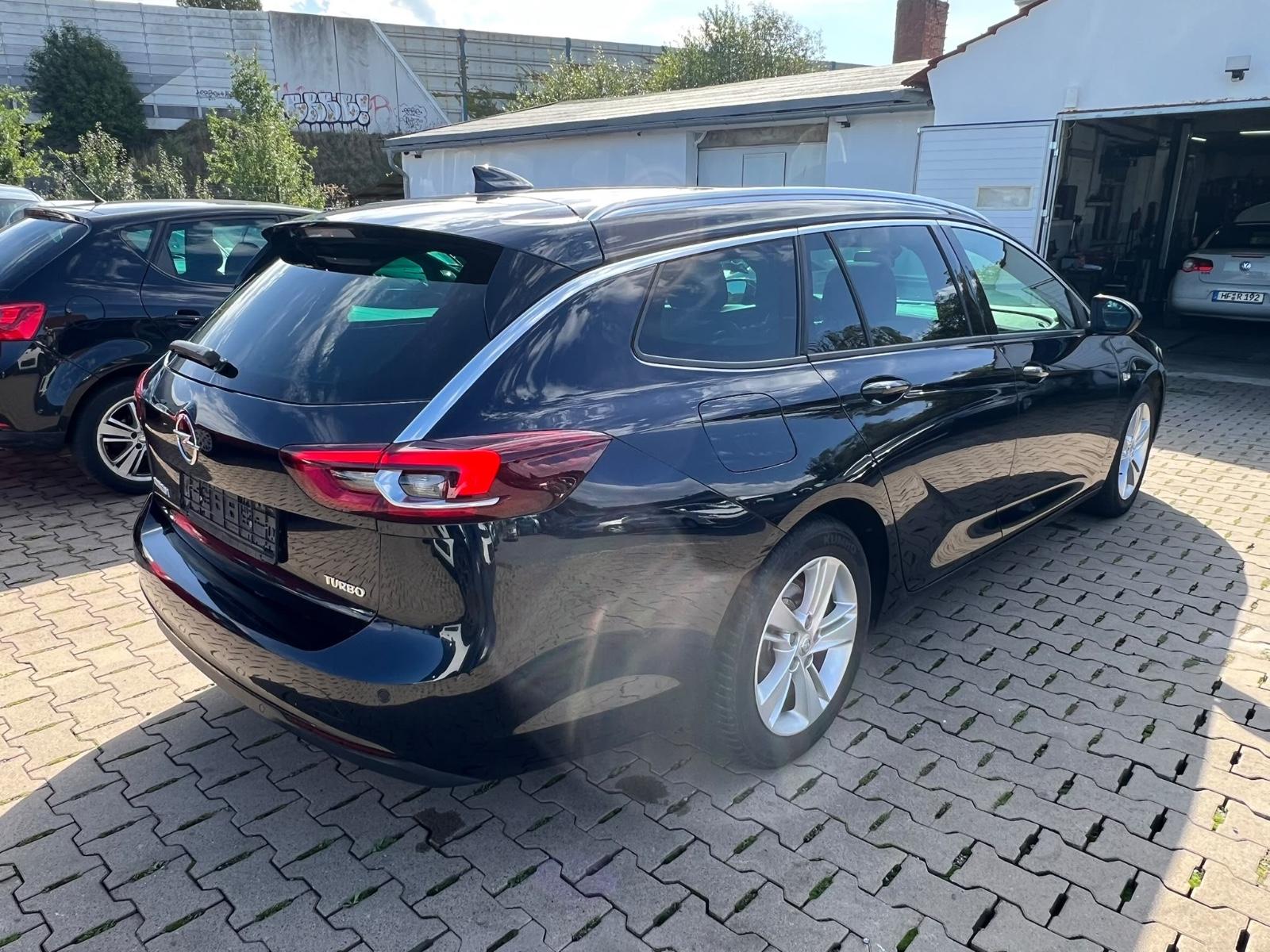 Opel Insignia B ST Scheckheft Navi Klima LED Pano AHK