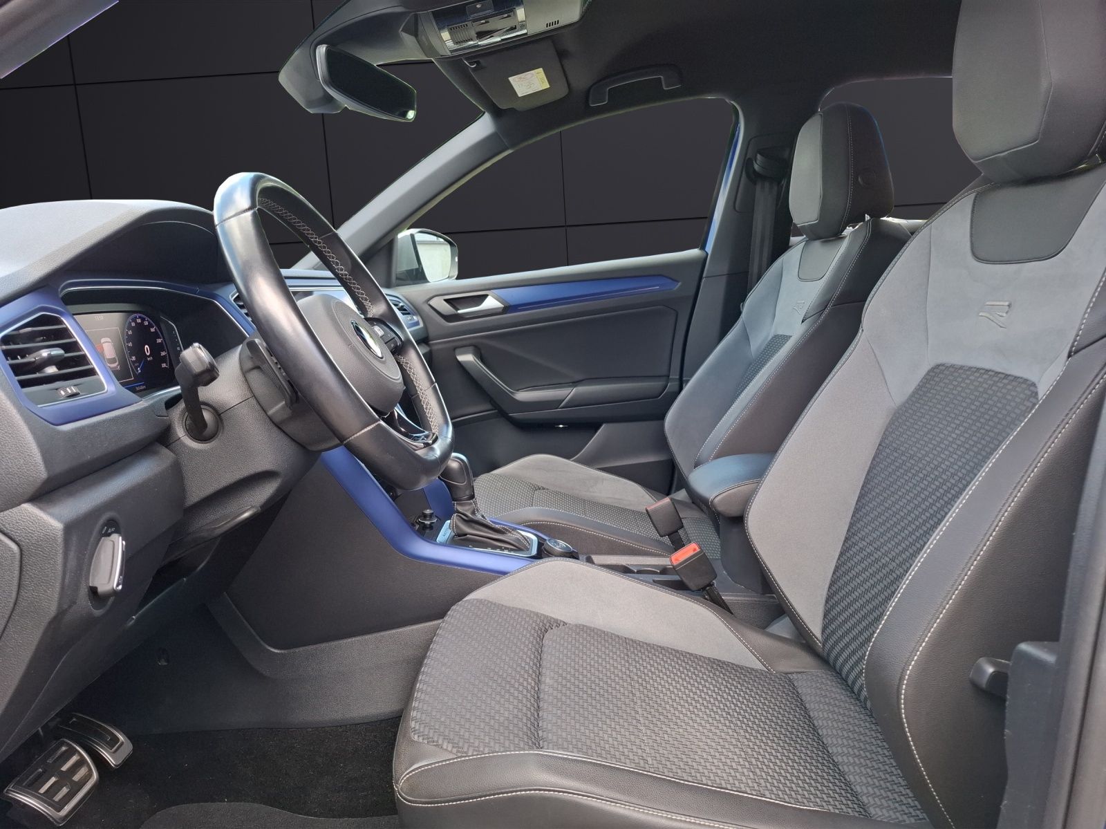Fahrzeugabbildung Volkswagen T-Roc R DSG 4M LED Navi AID ACC RFK beats 19"