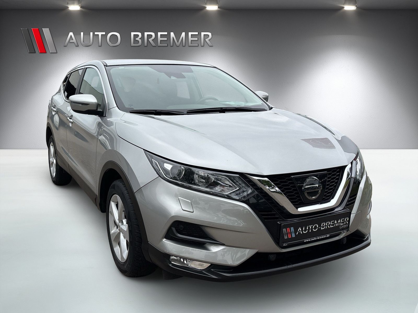 Fahrzeugabbildung Nissan Qashqai 1.2 DIG-T Acenta Navi + Ganzjahresreifen