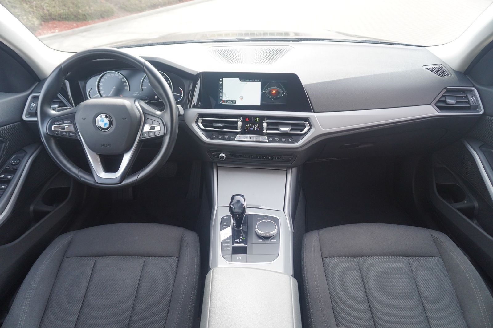 BMW 320i Advantage LED Navi Digitales Cockpit PDC foto 11