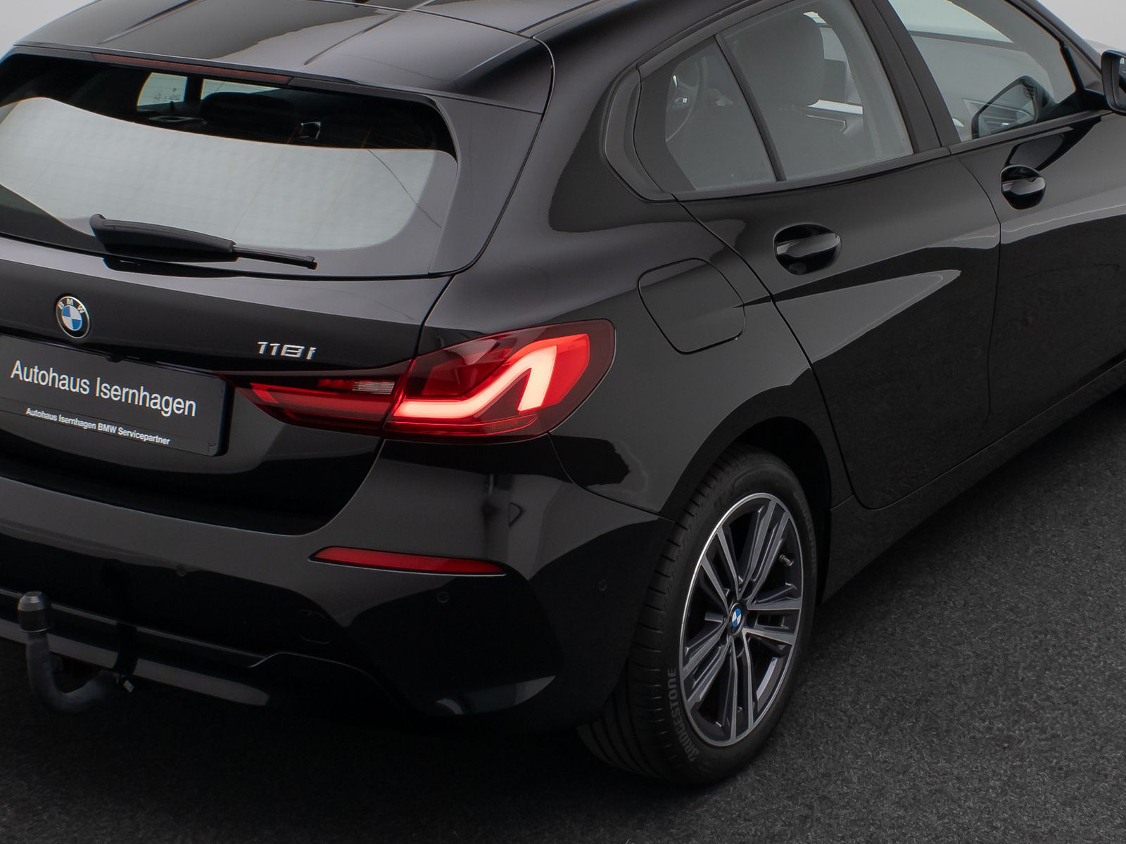 Fahrzeugabbildung BMW 118i Sport Leder HUD DAB Kamera AHK Memory LED
