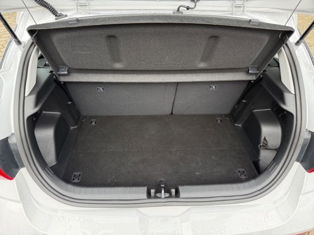 Fahrzeugabbildung Hyundai i20 Advanced 1.0 T-GDI +CARPLAY+TEMPOMAT+SHZ+RFK