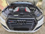 Audi SQ7 - weiße Audi SQ7