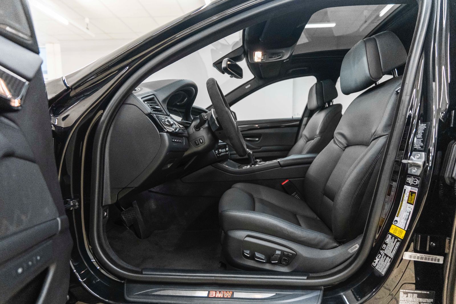 Fahrzeugabbildung BMW 550I Xdrive M-Performance HUD LED KAM NAV H&K