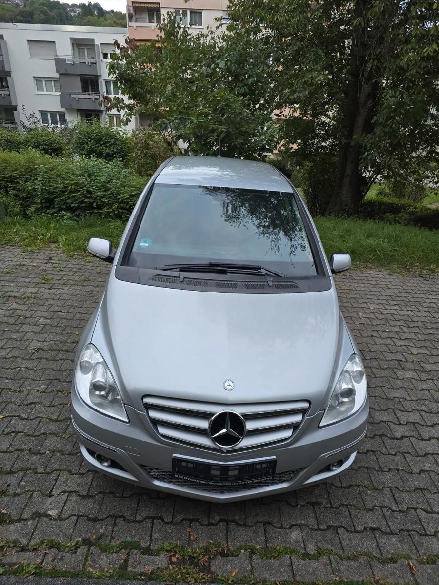 Mercedes-Benz Benzin / B 180 NGT