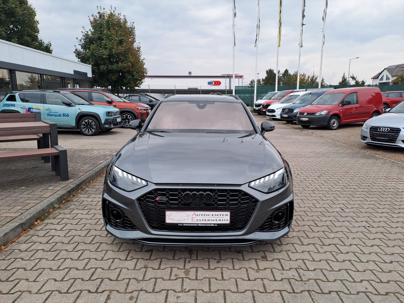Audi RS4 Avant 2.9 TFSI quattro foto 2