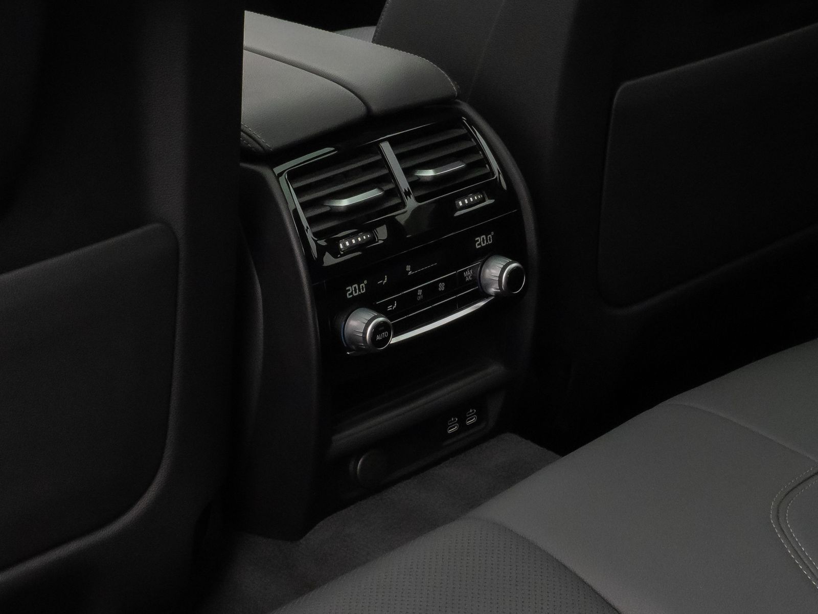 Fahrzeugabbildung BMW 530e xD Panorama 360°HUD DAB Leder Alarm 18Zoll