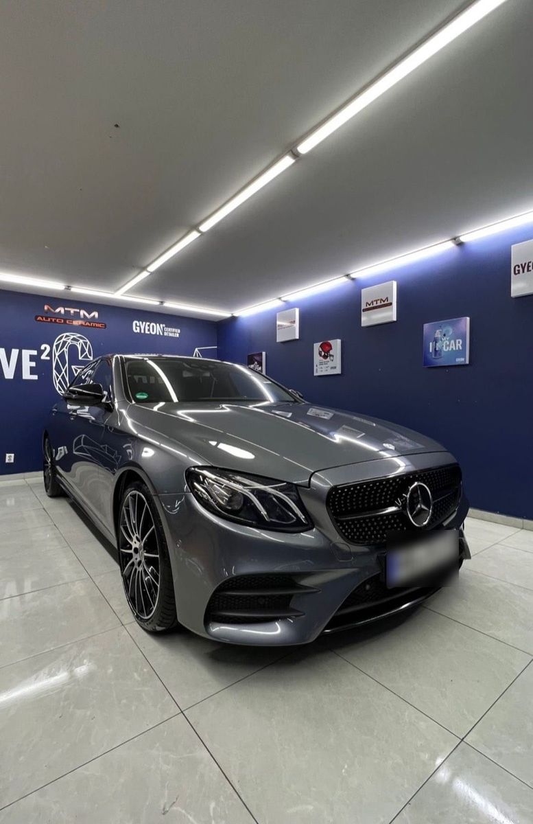 MERCEDES-BENZ Mercedes E220