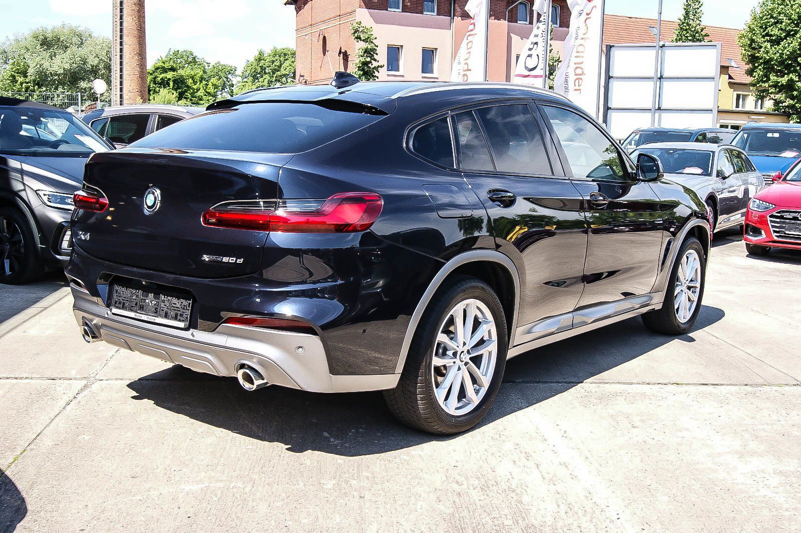 Fahrzeugabbildung BMW X4 xDrive 20 d M Sport X HUD ANHZV STHZG PANO