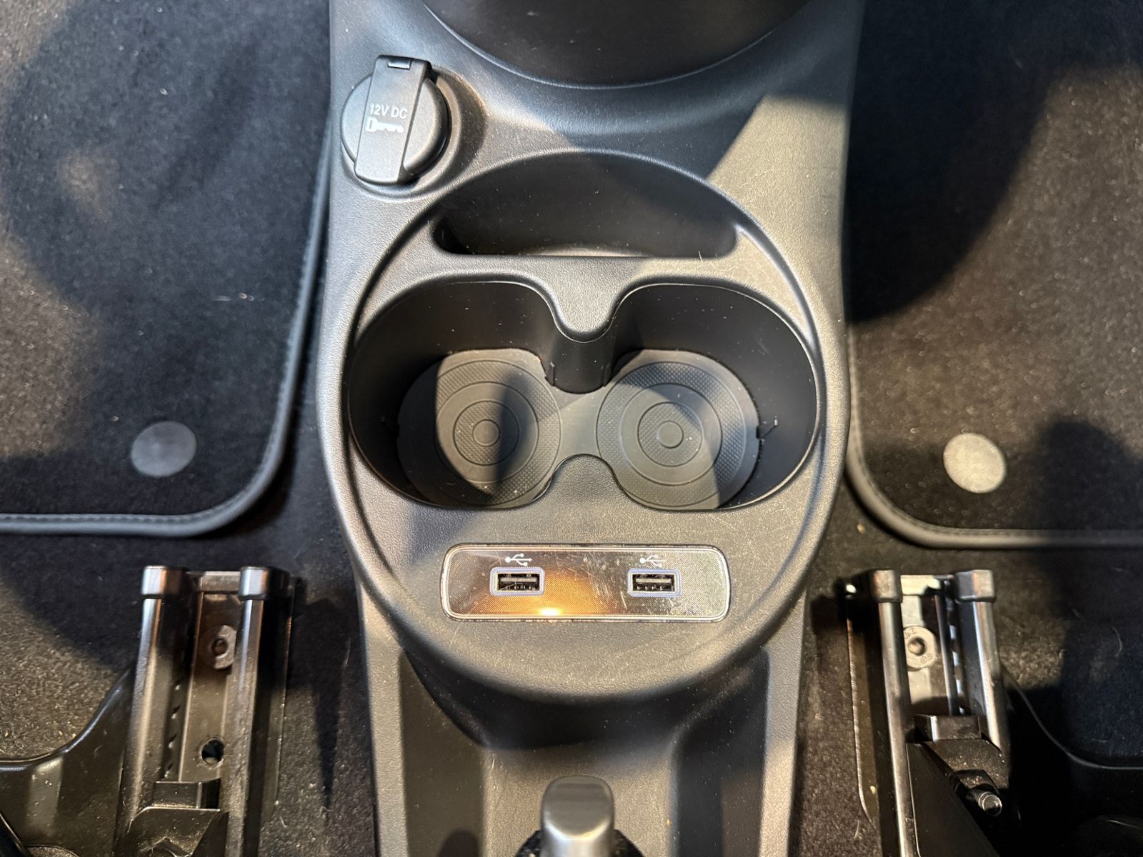 Fahrzeugabbildung Abarth 695C SABELT BREMBO RED-Paket CarPlay