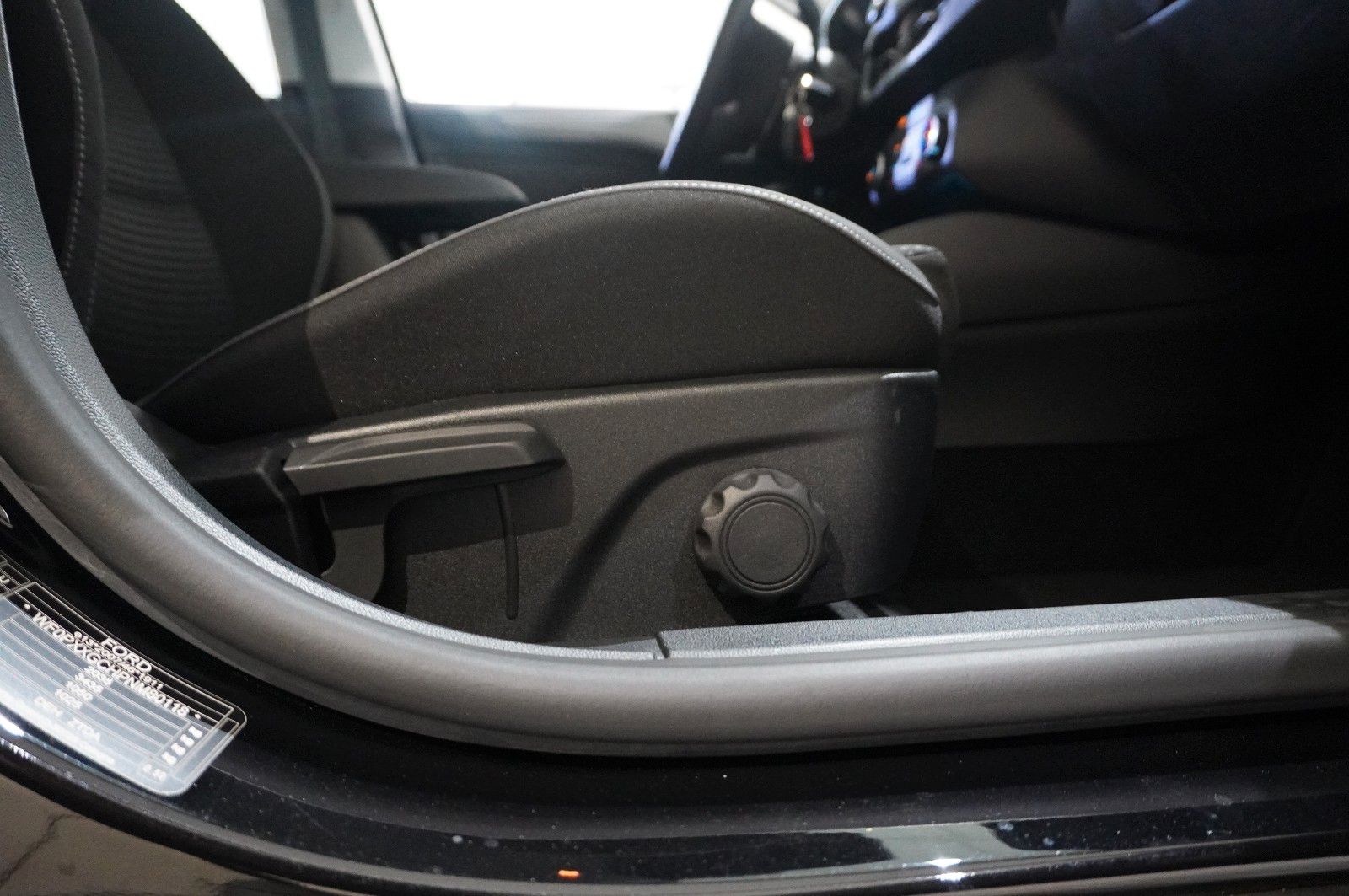 Fahrzeugabbildung Ford Focus Turnier 1.5D COOL & CONN NAVI/LED/SPORT/SH