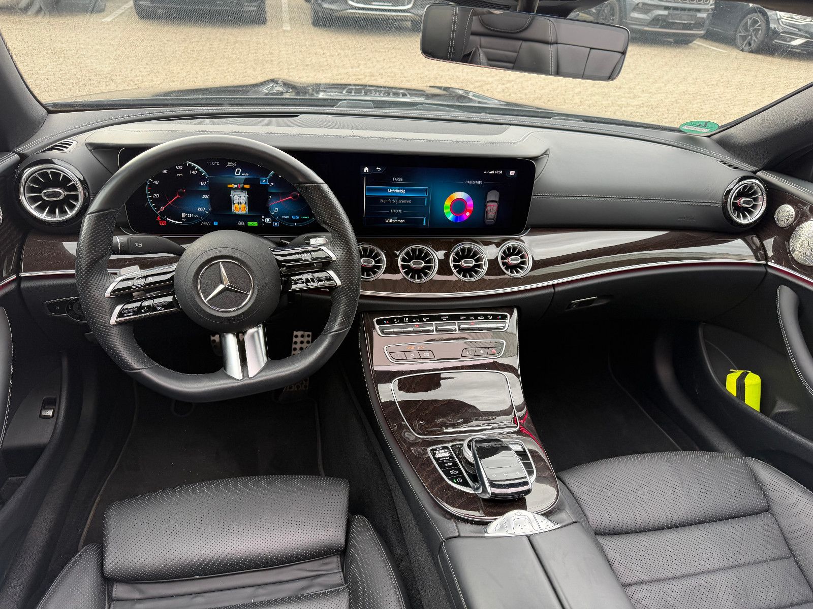 Fahrzeugabbildung Mercedes-Benz E 450 Cabrio AMG/BURMESTER/HUD/AMBIENTE/MASSAGE/