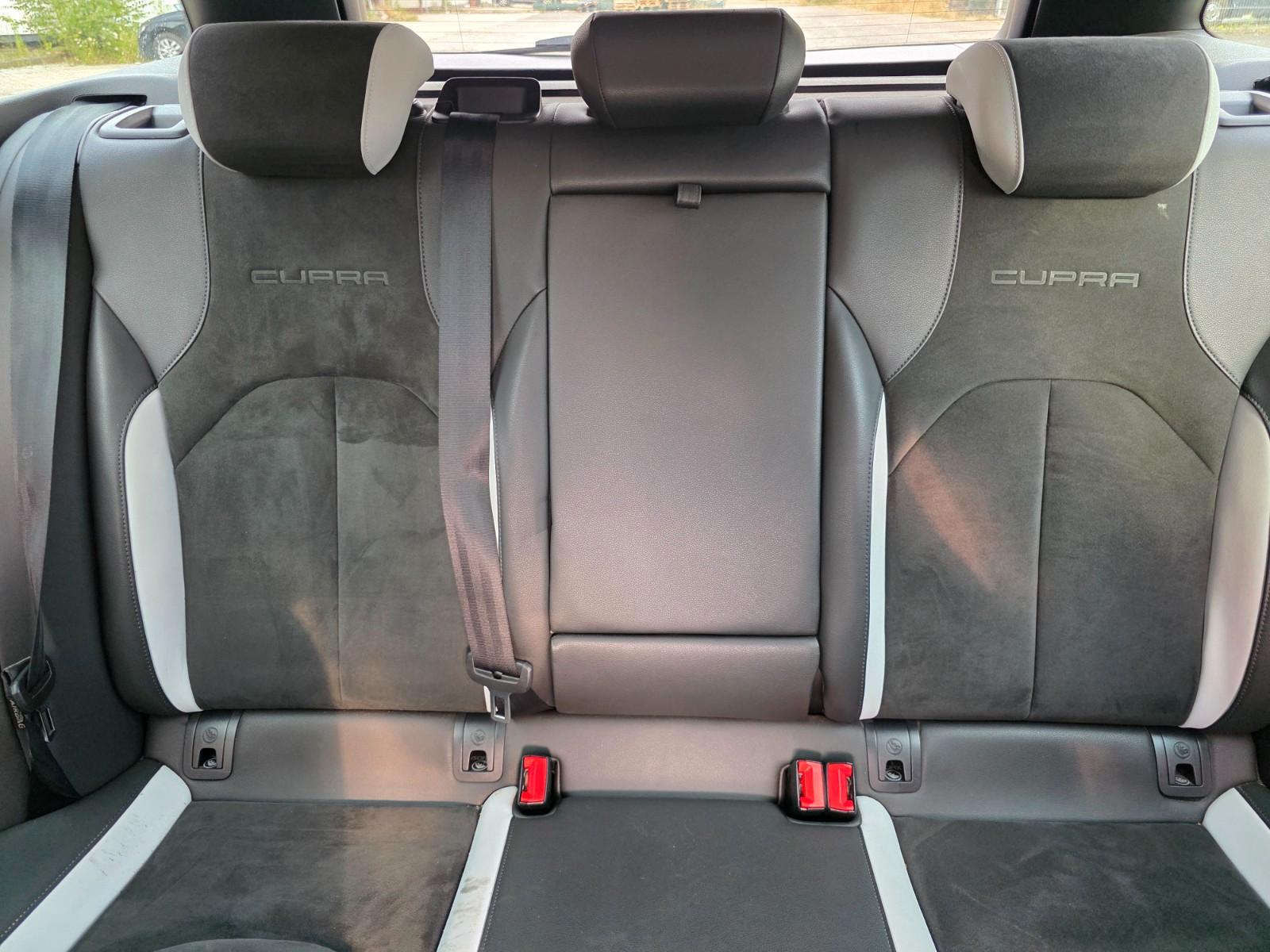 Seat Leon ST Cupra 280 ch • Boîte manuelle • Baquets cuir • Toit pano • DCC • GPS