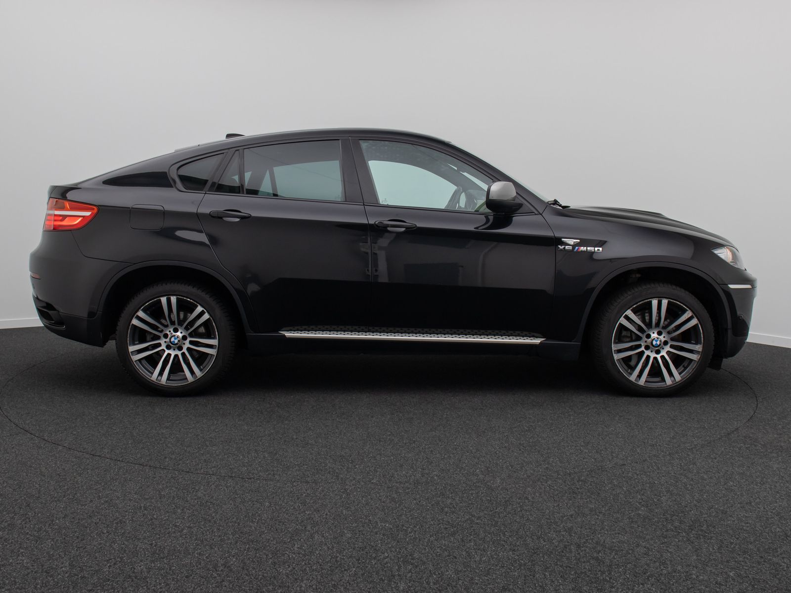 Fahrzeugabbildung BMW X6 M50d ACC HUD Bi-Xenon 360°SoftClose Alarm 20"