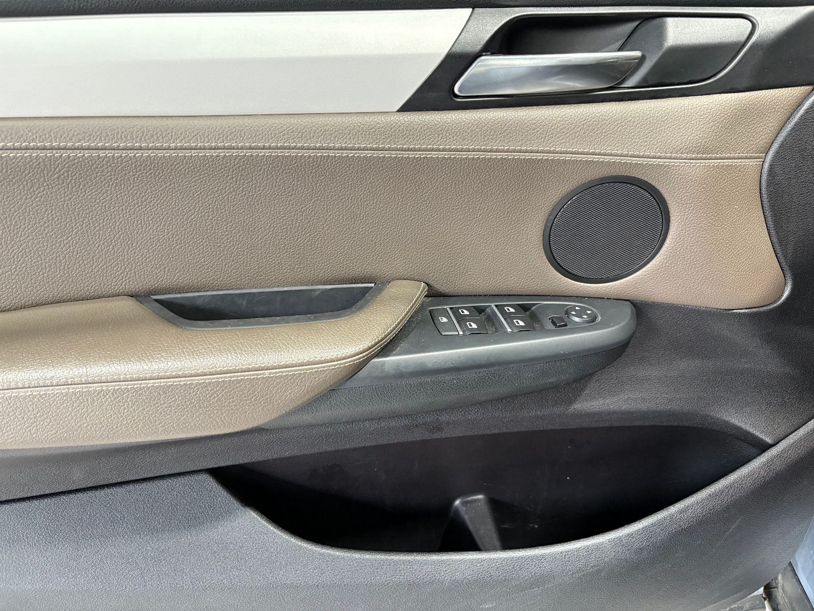 Fahrzeugabbildung BMW X3 xDrive 30 d/TEMPOMAT/SHZ/PDC/KLIMA/VOLLEDER