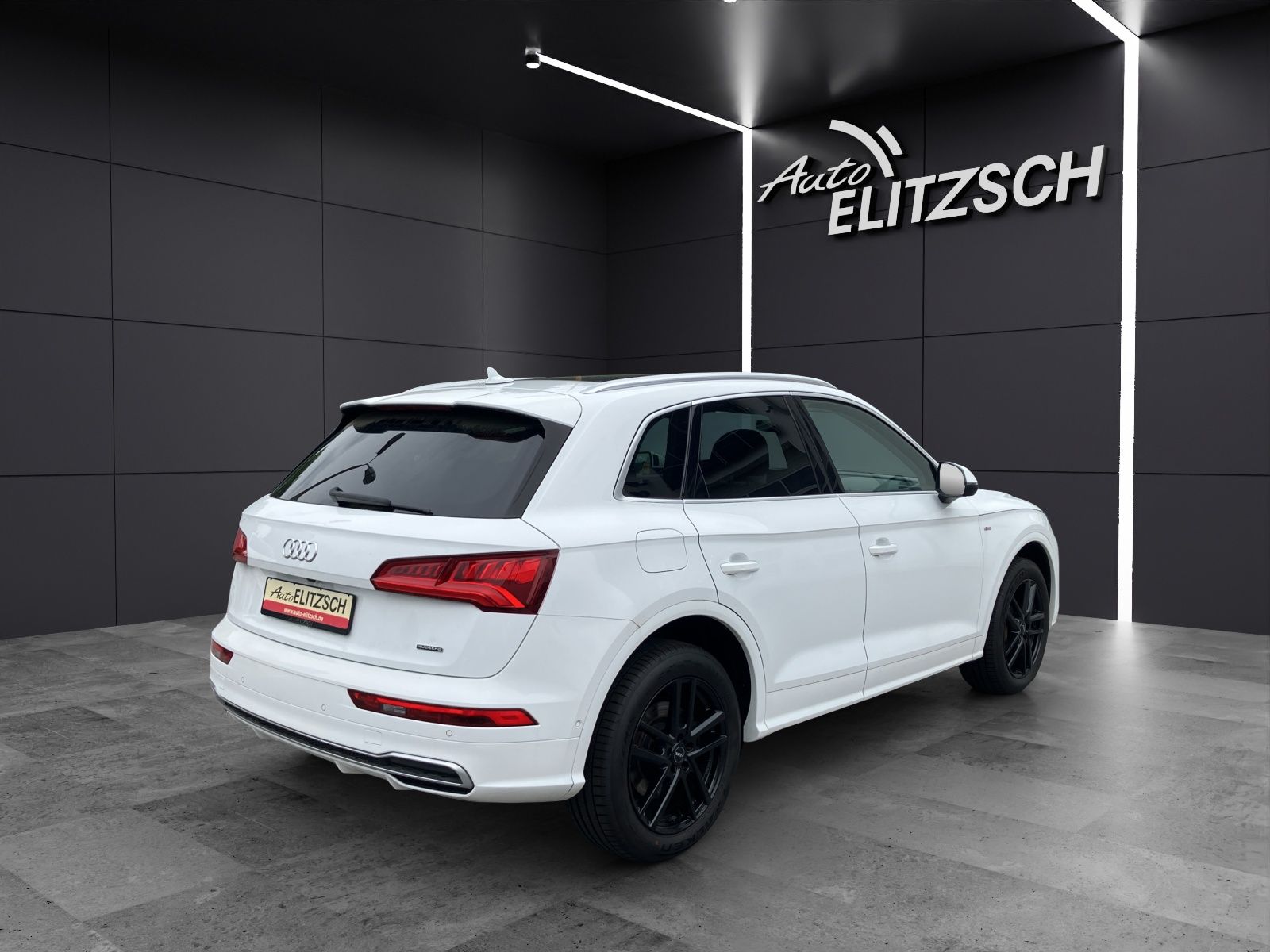 Fahrzeugabbildung Audi Q5 40 TDI quattro S-Line Matrix Navi ACC STHZ SH