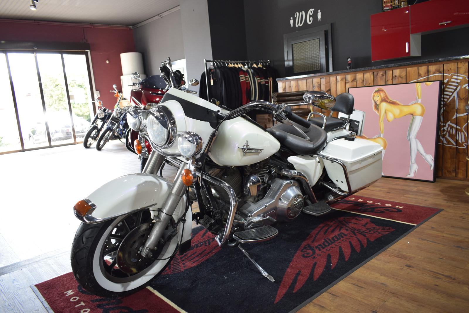 Harley-Davidson FLHTP Elektra Glide Police original Police USA