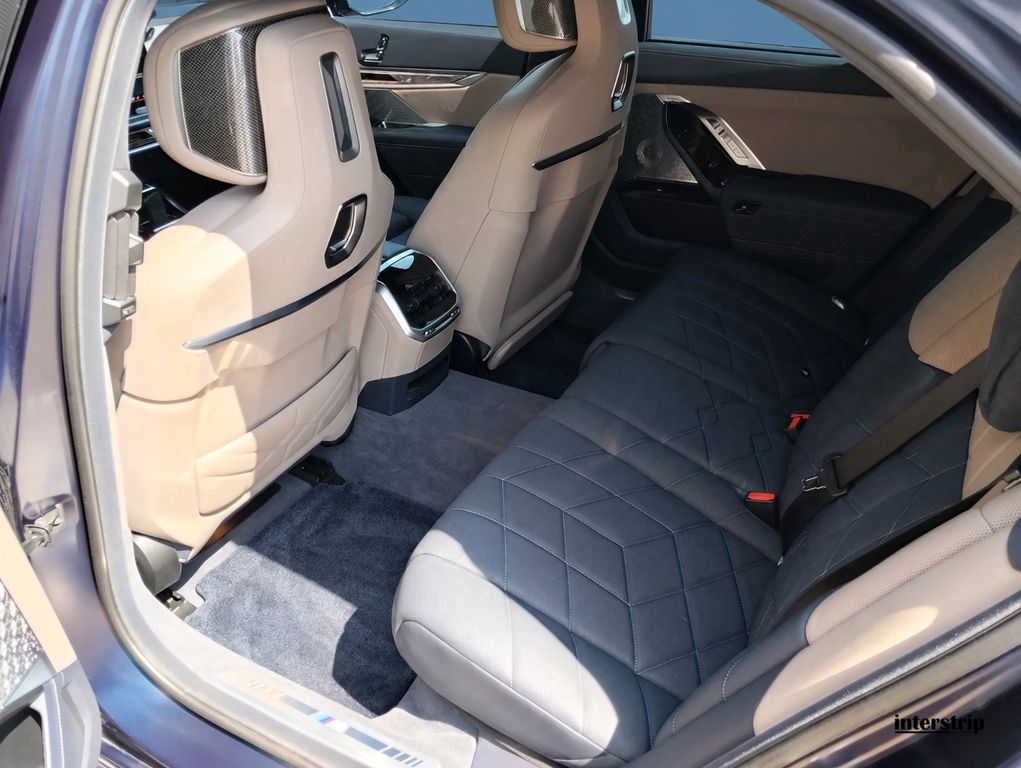 BMW M760 – 9 / 9