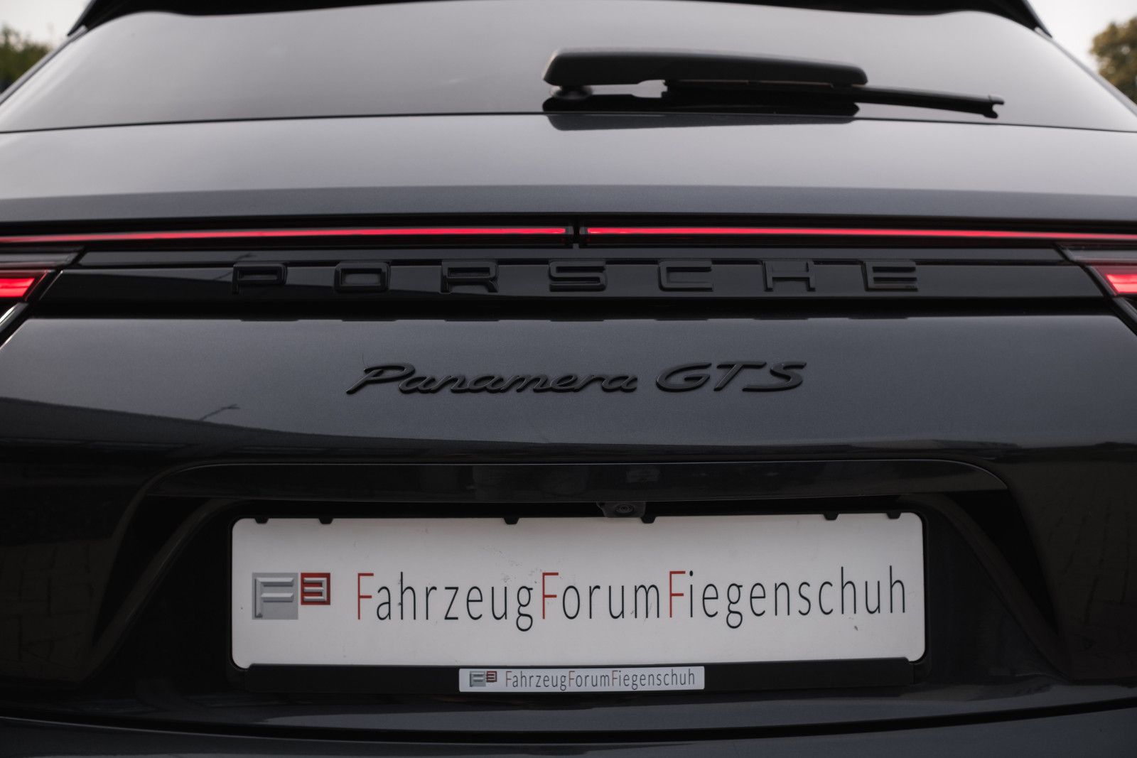 Fahrzeugabbildung Porsche Panamera Sport Turismo GTS-BOSE-Approved