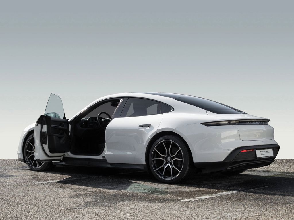 PORSCHE Taycan 2023