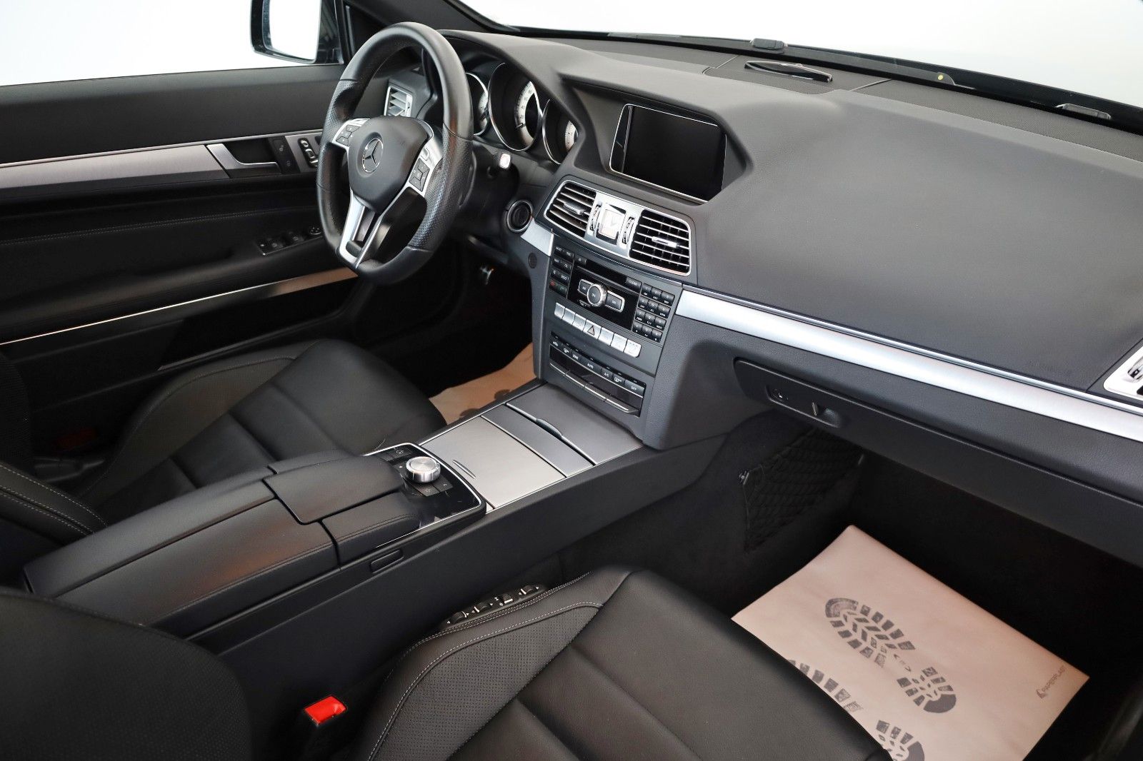 Fahrzeugabbildung Mercedes-Benz E 350d Coupe AMG Line Leder,Navi,LED,Kamera,SH