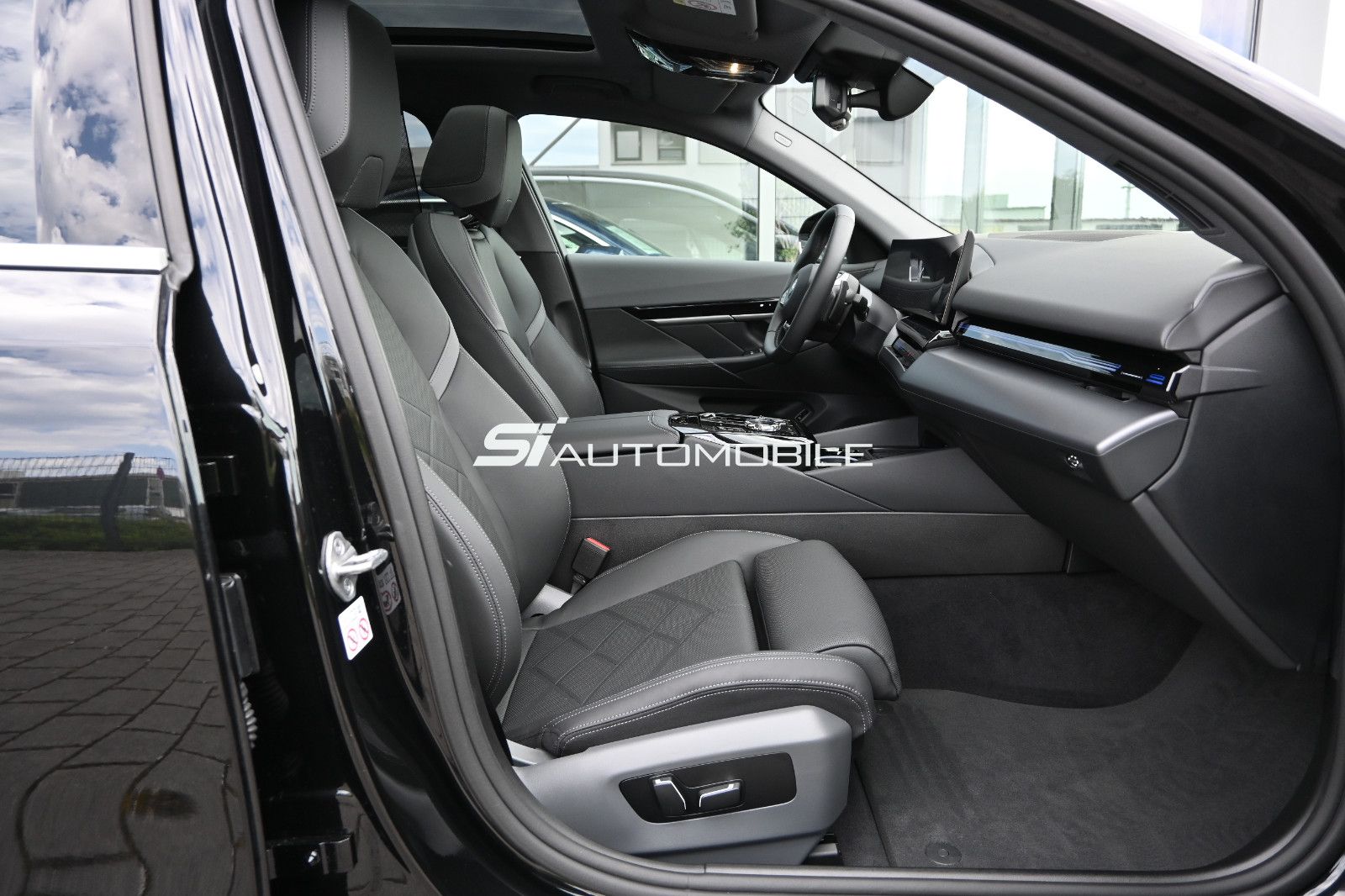 Fahrzeugabbildung BMW 520d xDr. °UVP 88.830€°MERINO°PANO°STHZG°360°