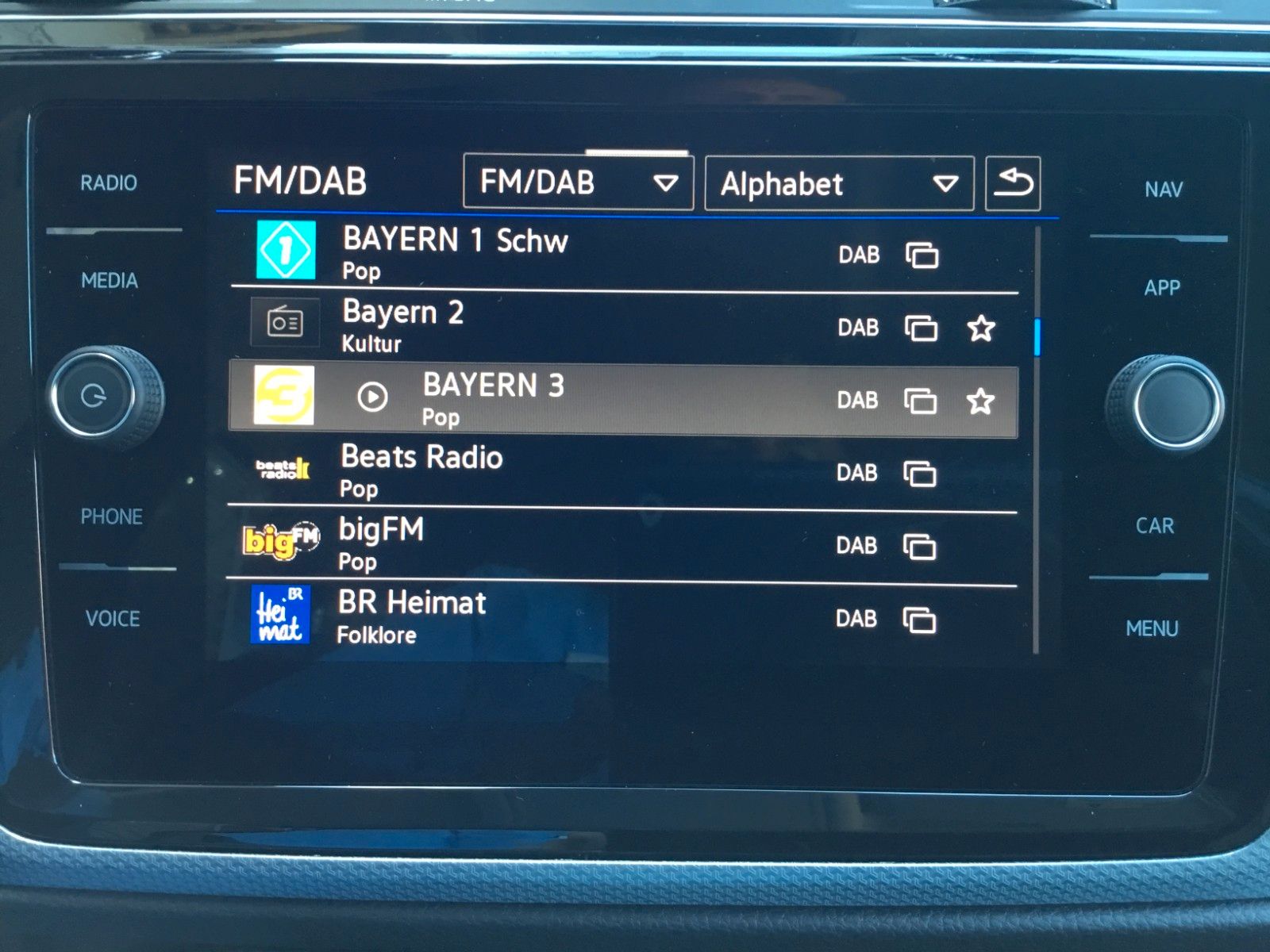 Fahrzeugabbildung Volkswagen Touran 1.5 TSI DSG Goal+LED+AHK+7Sitzer+Kamera