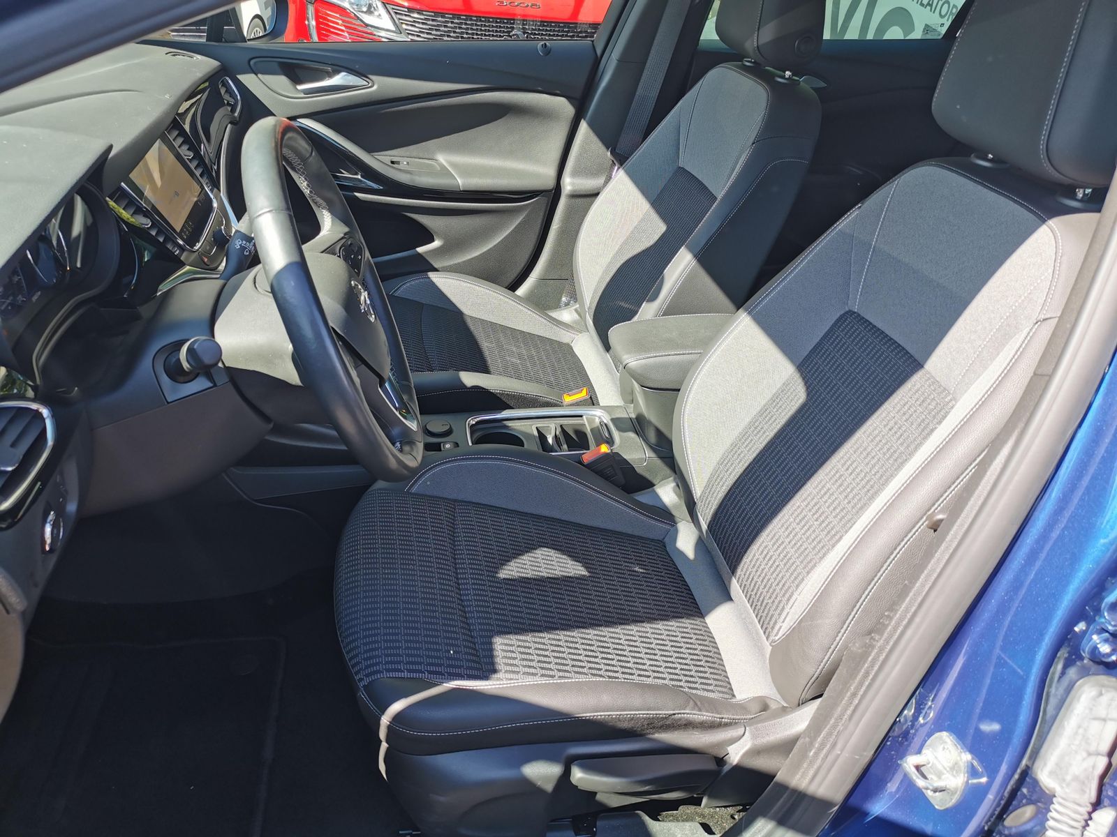 Fahrzeugabbildung Opel Astra K Design & Tech+NAVI+SHZ+USB+LED+S&S+PDC+