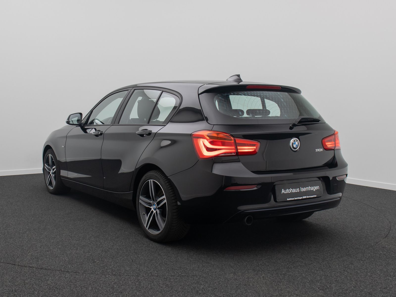 Fahrzeugabbildung BMW 118i Sport Line LED NaviBusiness Lordos Tempomat