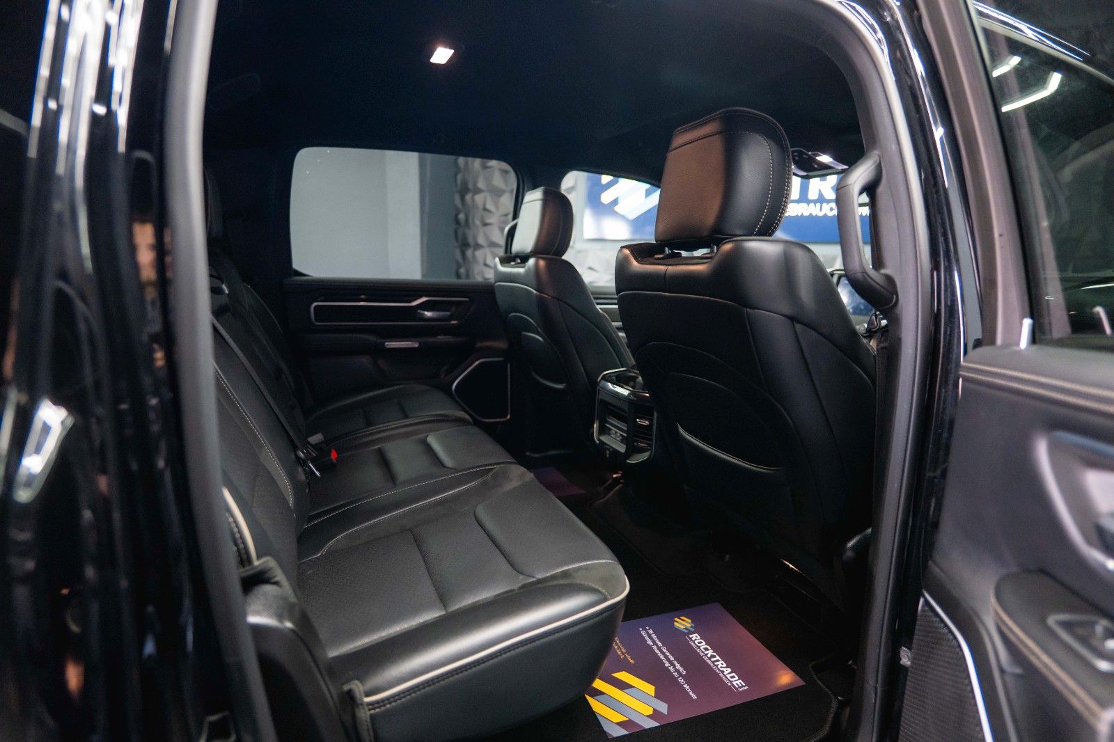 Fahrzeugabbildung Dodge RAM 5.7 V8 HEMI 4x4 Night LARAMIE RAMBOX 19%