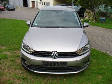 Volkswagen Golf - 1