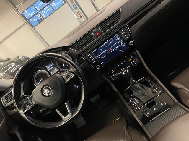 Skoda Superb Combi L&K *AHK*ACC*NAVI*CARPLAY*Bi-XENON*