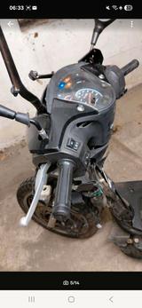 Honda Sh 125 Unfallroller Ersatzteilteäger mit Papiere - HONDA SH 125