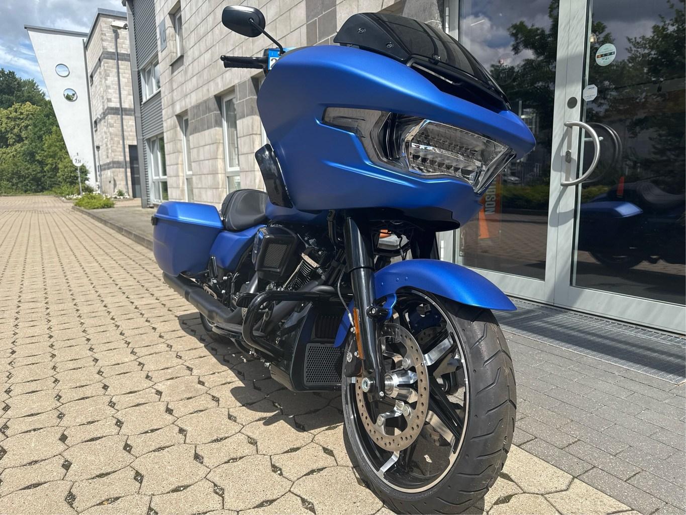 Harley-Davidson FLTRX Road Glide 