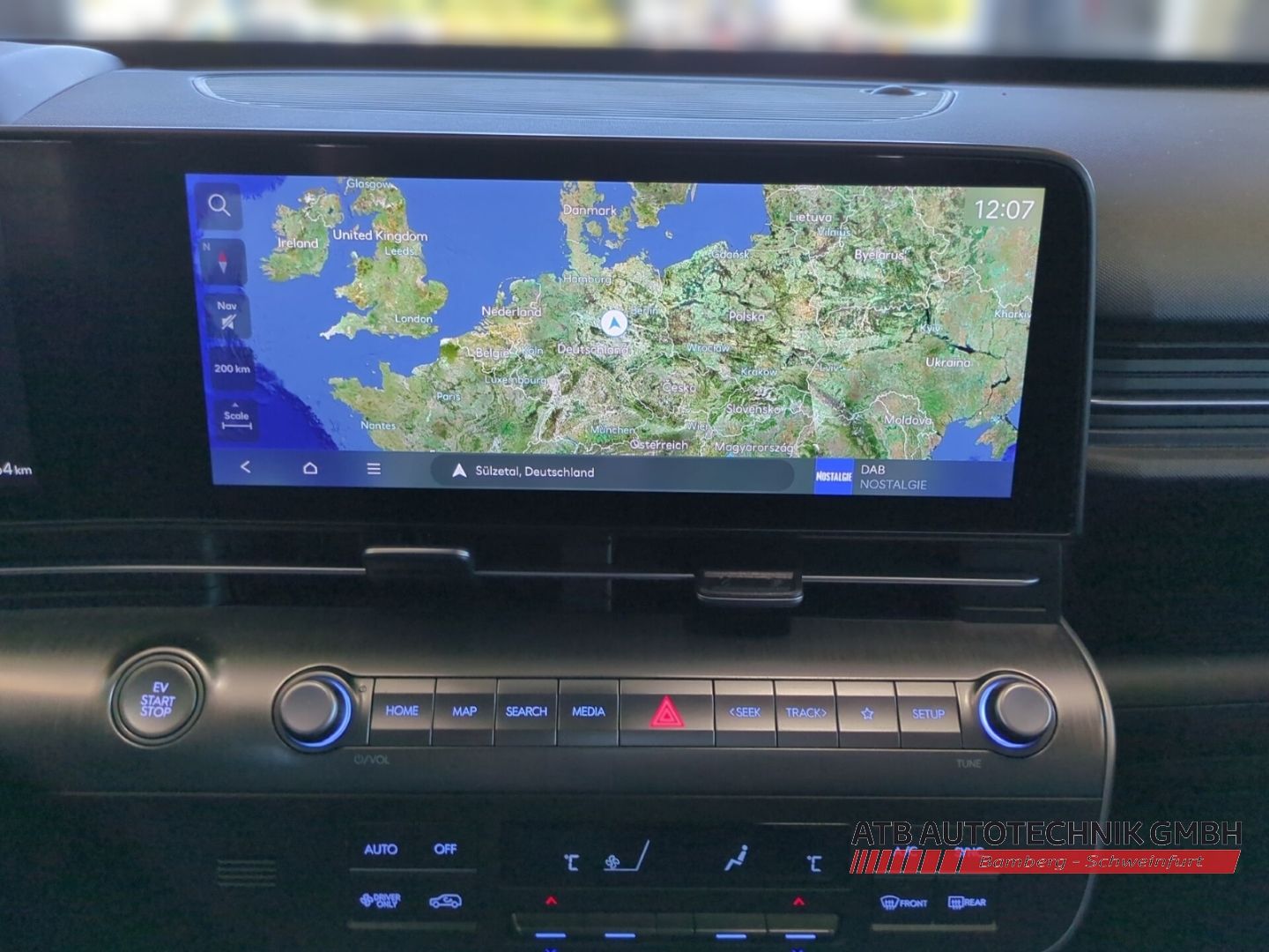 Fahrzeugabbildung Hyundai KONA Elektro 65,4 kWh Prime 98,8% SOH 2WD Sitzko