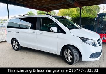 Mercedes V 220 - 1