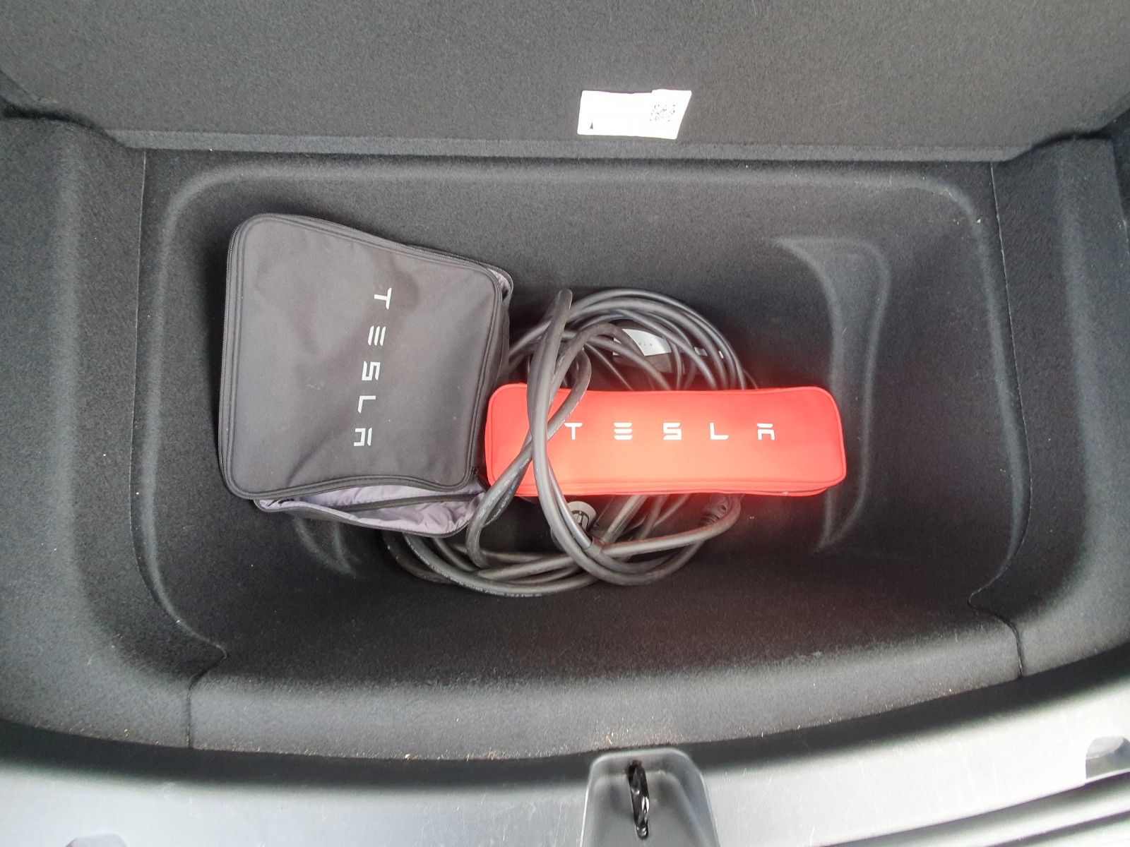 Tesla RWD, Allwetterreifen, AHK 1600kg, SOH 96 % foto 11