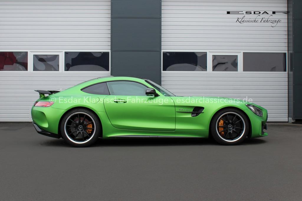 Mercedes-Benz AMG GT R