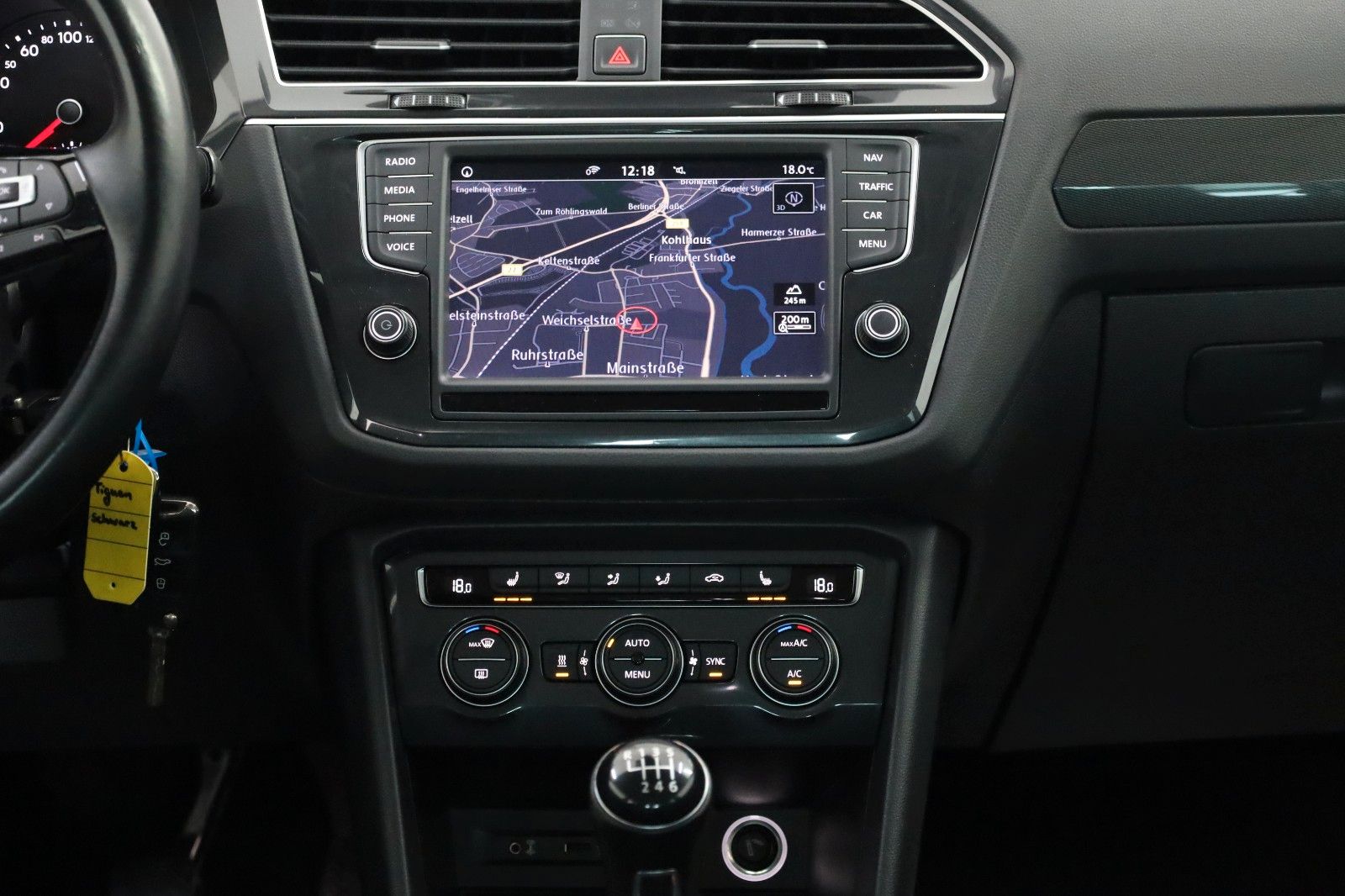 Fahrzeugabbildung Volkswagen Tiguan Highline Alcantara,Navi,LED,Kamera,ACC,SH